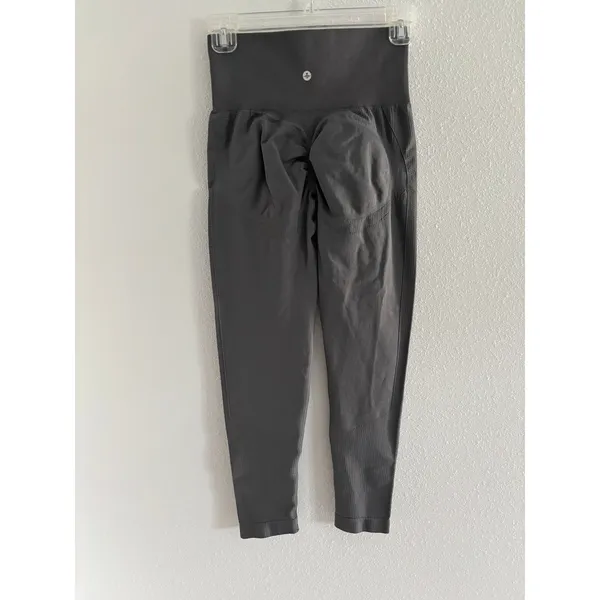 Halara‎ OneForm Seamless Flow High Waisted Ruched 7/8 Yoga Leggings Medium Gray - Image 4