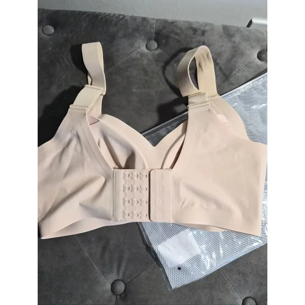 Source Unknown Unbranded Women's Tan and Cream Bra - Image 6