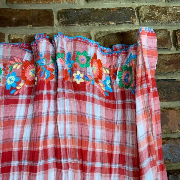 Sister Mary Red Plaid Floral Embroidered Sleeveless Top Women's Size Small - Image 3