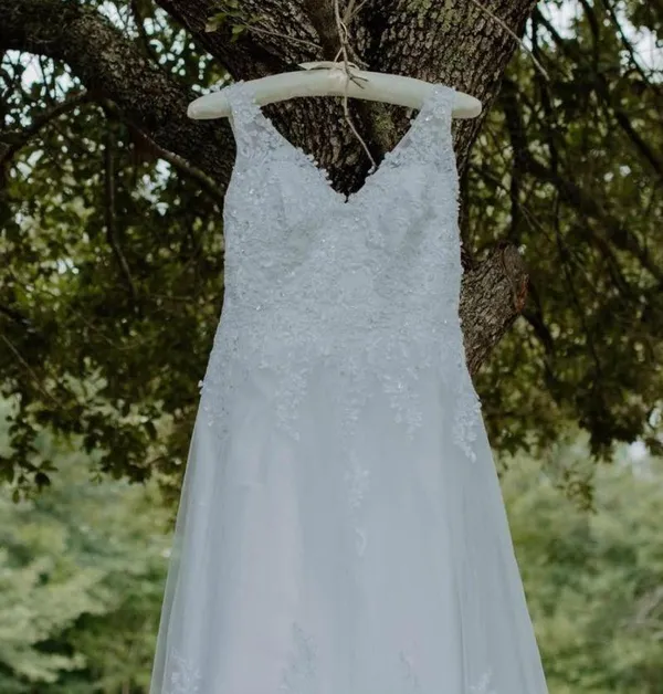 Wedding Dress White Size 8 - Image 4