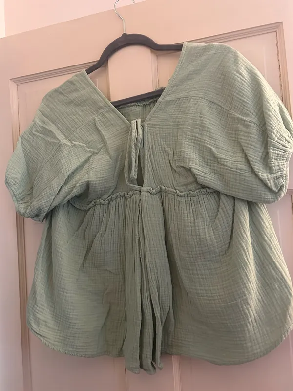 Green boutique blouse - Image 2