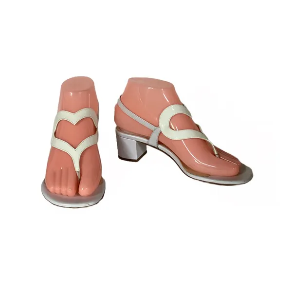 Martin Clay White Patent Leather Heart Theme Block Heel Sandals (36) - Image 4