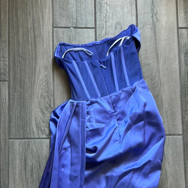 Elegant Purple Strapless Dress - Image 7