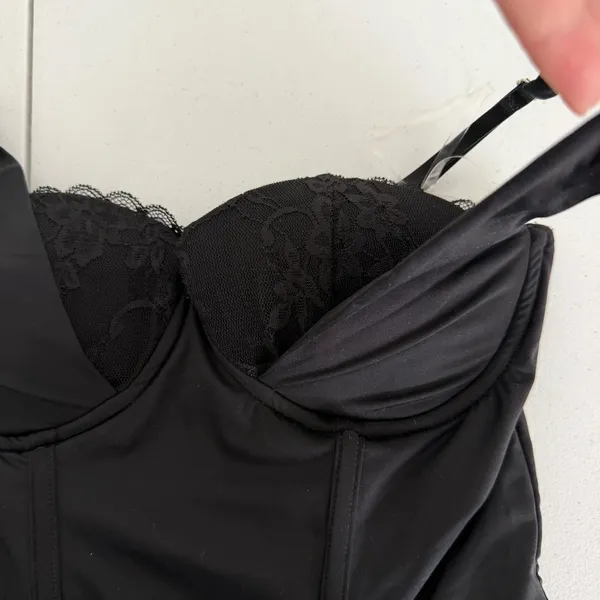 New Windsor Romantic At Heart Lace Trim Crop Top Lace Black‎ Small Dark Romantic - Image 10