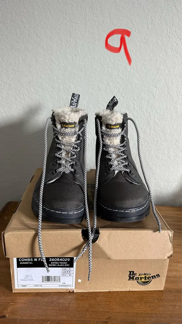 Boots Women’s Dr. Martens - Image 5