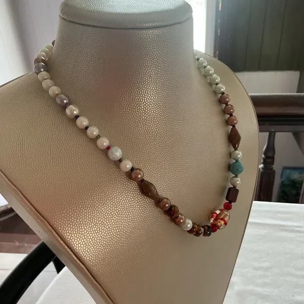 Beaded Necklace with Glass & Faux Pearl Accent - Image 3