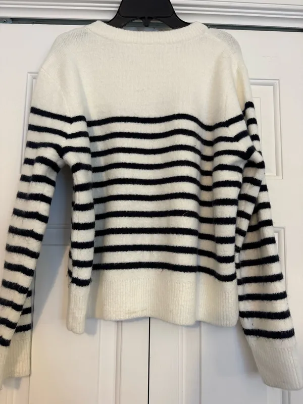Vestique button black and white striped sweater - Image 4