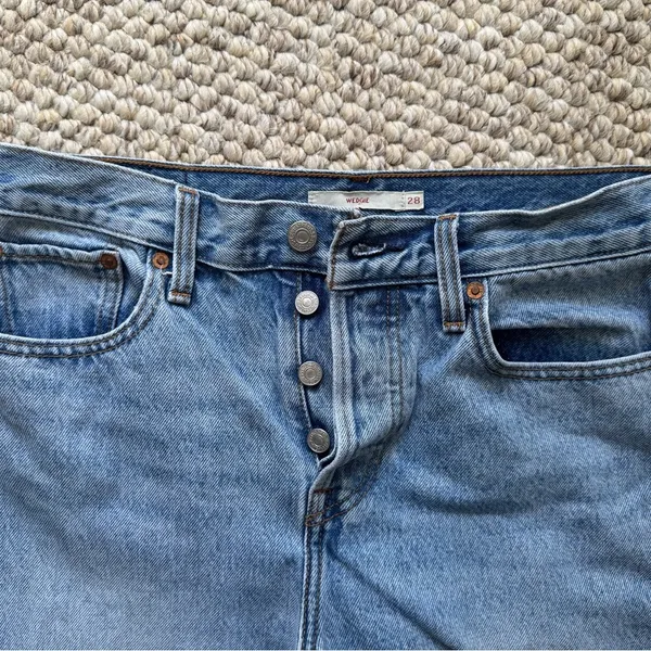 NWOT Levi Strauss Wedgie Straight Leg Light Blue Denim Jeans Size 28 - Image 2