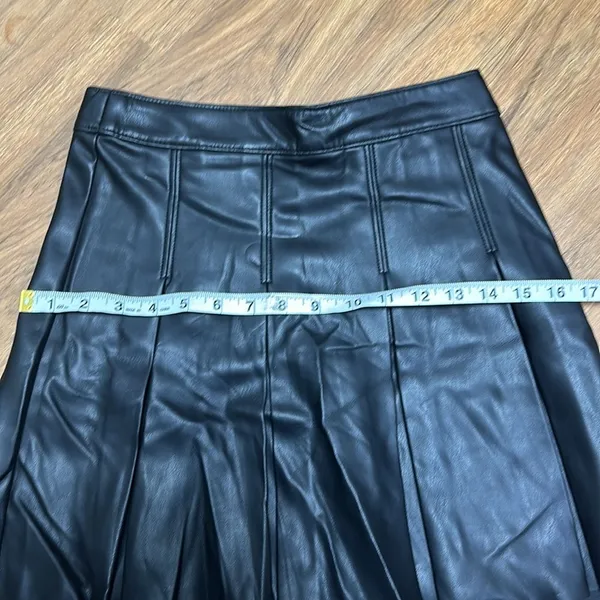 Hollister Ultra High-Rise Black Leather Pleated Skirt Sz S - Image 8