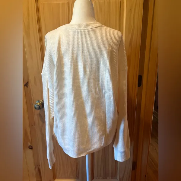 Oversized Cozy Waffle Henley Top from Old Navy NWT size L - Image 2