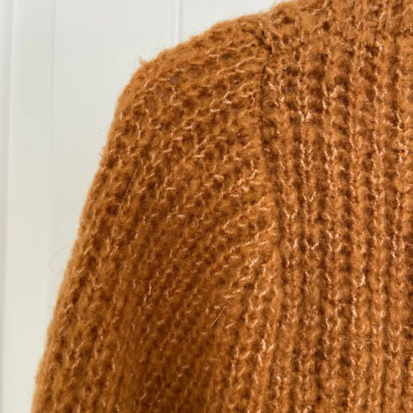 NWOT | Love Tree women’s brown thick knit v-neck tied sides sweater‎ small - Image 8
