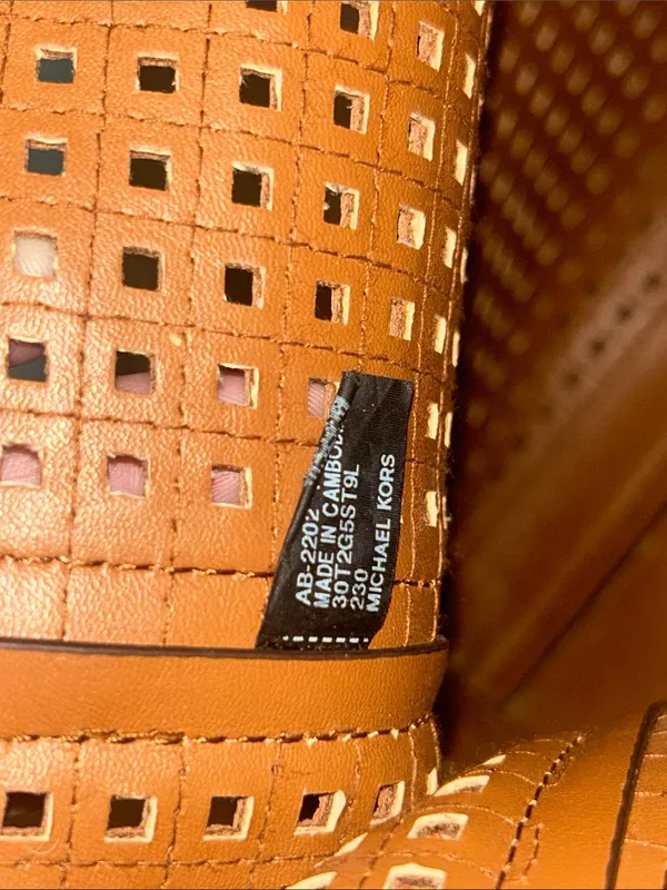 Michael Kors Sinclair Large Perforated Leather Tote Bag - Image 5