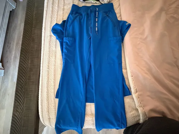 Med Couture Scrubs - Image 2