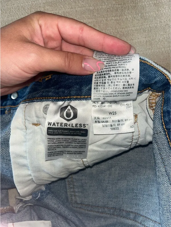 Levi’s 501 Denim Shorts Cut-Off Button Fly - Image 4