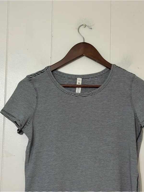 Lululemon Love Crew T-Shirt Black White Stripe Pima Cotton Size 4 - Image 4