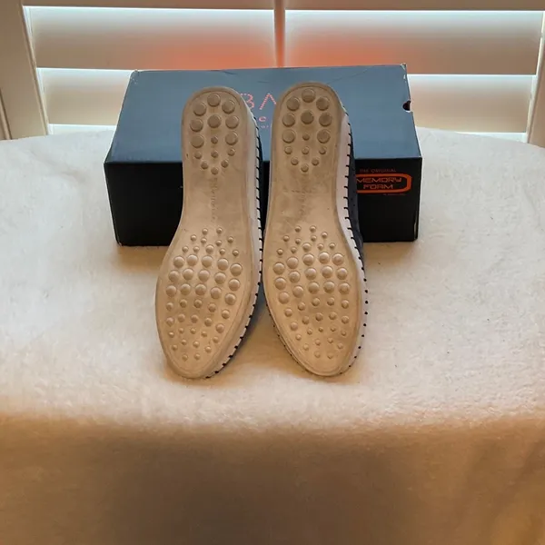 bernie mev. Women's Dark Slip-On Sneakers - Image 6