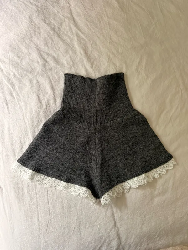 Cozy Cropped Gray and White Lace Sweater and Shorts Set - Image 3