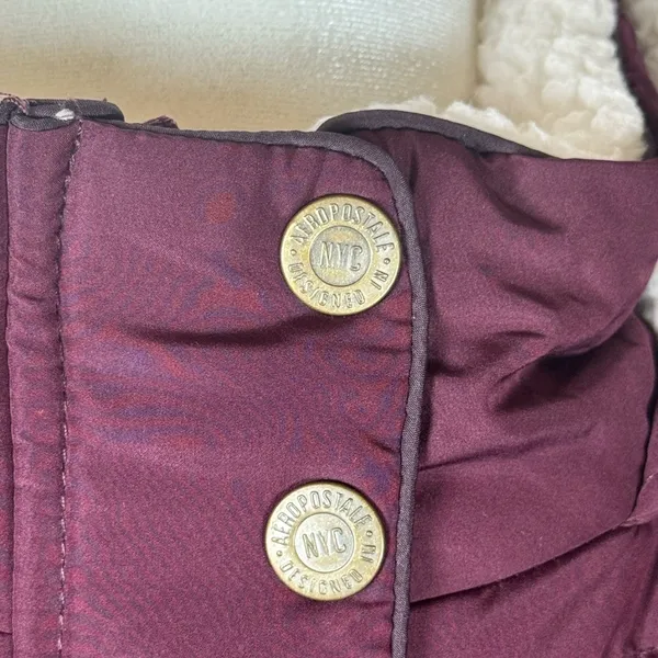 Aéropostale Sherpa Lined Puffer Vest Medium Burgundy Faux Fur Hood Winter - Image 4