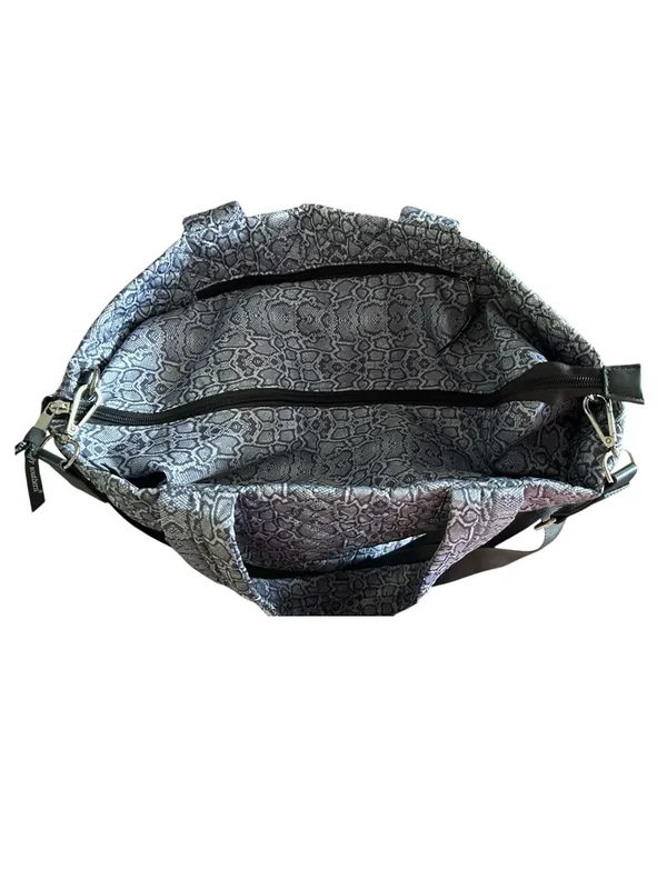 Simply Southern Gray Python Quilted Tote Duffle Travel Bag NWOT - Image 6