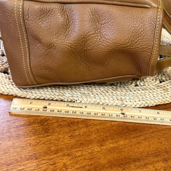 Vintage Dooney & Bourke Norwalk Leather Bucket Shoulder Bag Dark Tan / Lt Brown - Image 7