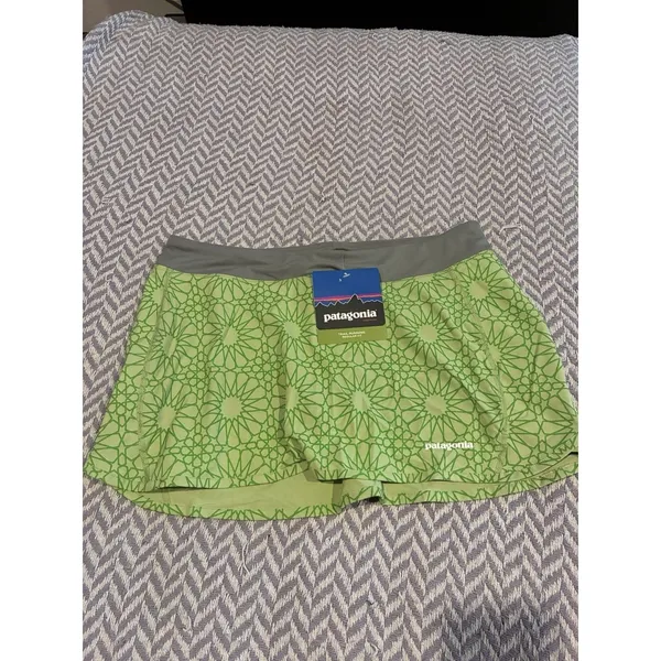 Patagonia Skirt BUILT IN Shorts Womens MEDIUM Outdoors Lightweight Green - Image 2