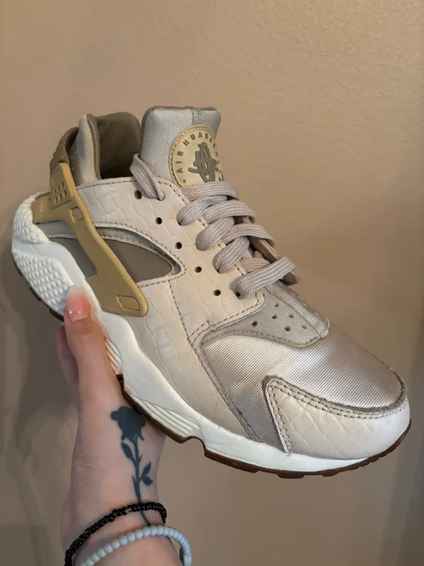 Nike Wmns Air Huarache Run Premium 'Oatmeal' - Image 2