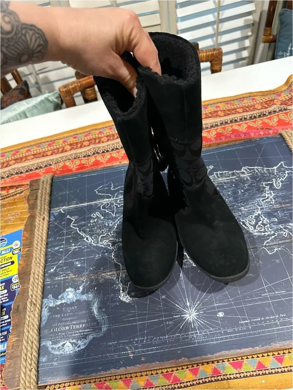 Coach Meyer Signature Suede Winter Boots – Black – Size 6 - Image 12