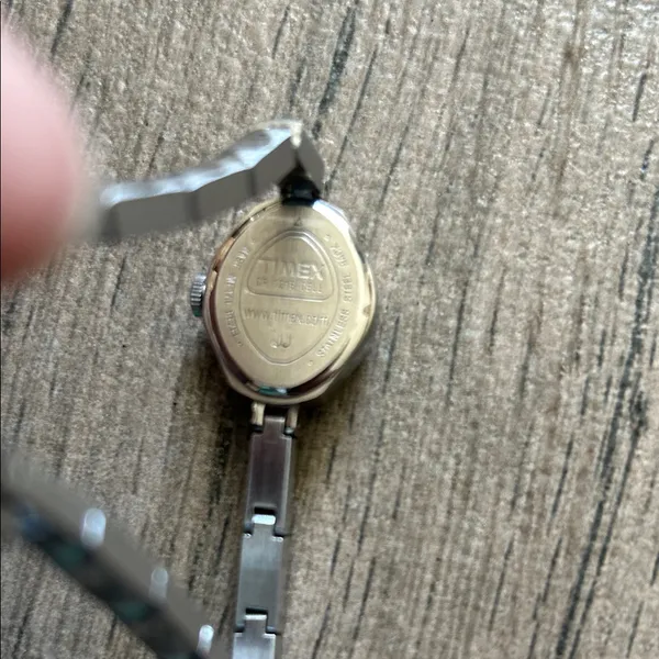 Timex Silver Watch with Cream Dial - Image 4