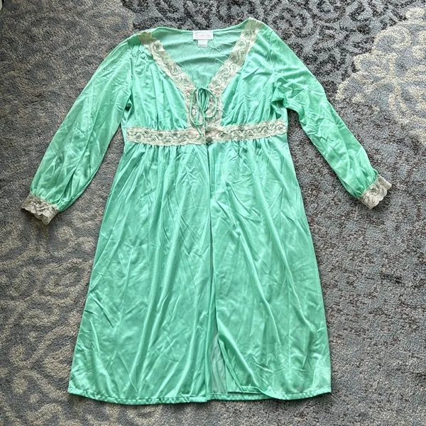 Vintage Moodsetter Nylon & Lace Nightgown and Robe Set Green Large - Image 2