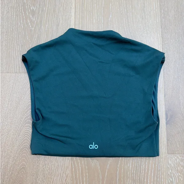Alo Yoga Cropped Tee Capped Out Short Sleeve Softsculpt Size S Green - Image 3