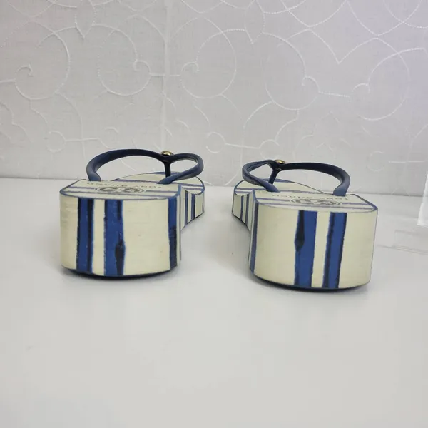 Tory Burch Womens Sandals Size 6.5 White and Blue Stripe Slip On Heels - Image 4