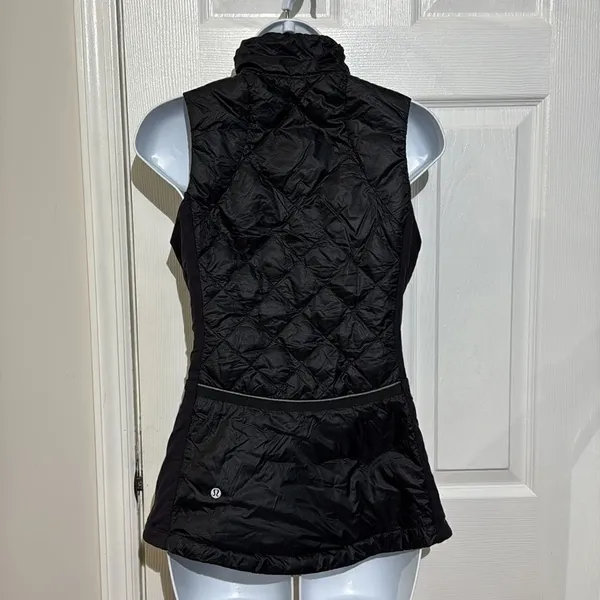 Lululemon Down For A Run Vest Black Slim-fit Goose Down 800 fill size‎ 4 - Image 5