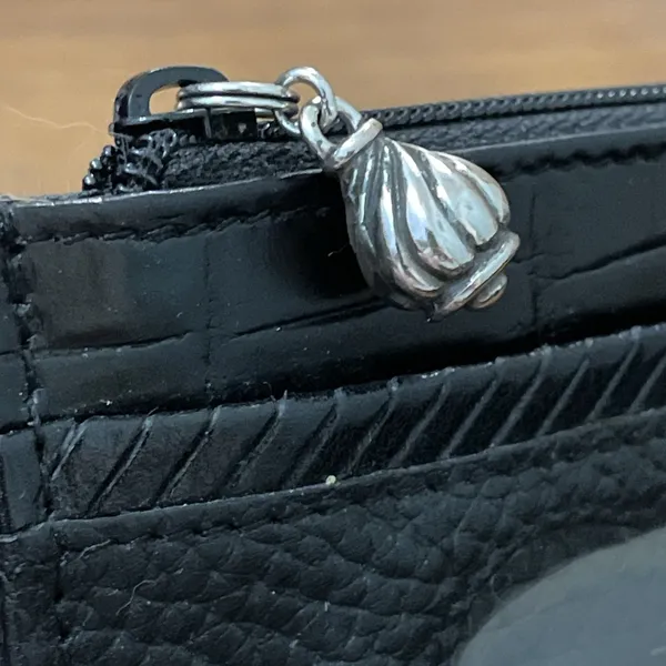 Brighton Black Leather Card Wallet Coin Purse Heart Shaped ID Window 3x4" - Image 5