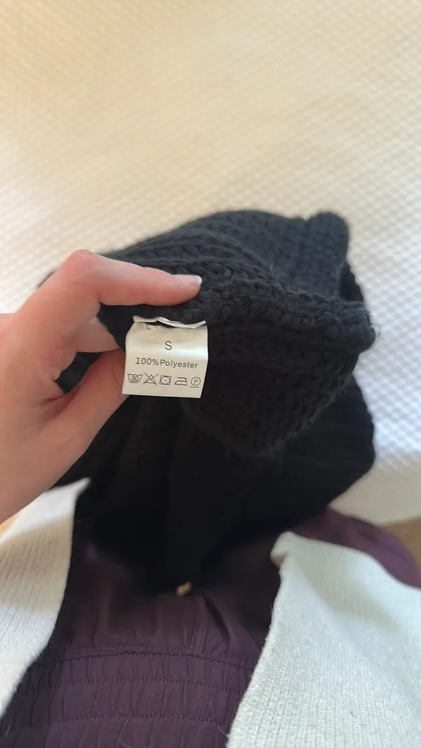 Amazon sweater Black - Image 2