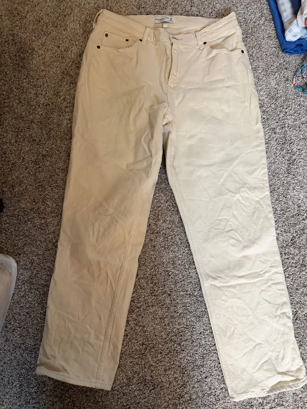 Abercrombie High-Rise 90s Jeans - Image 2
