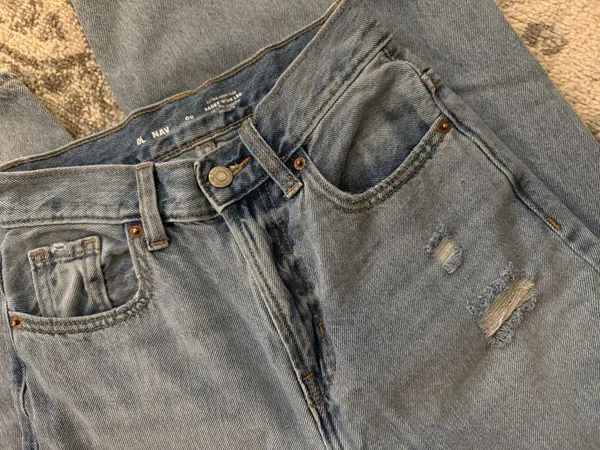 Old Navy Light Blue Distressed Wide-Leg Jeans - Image 4