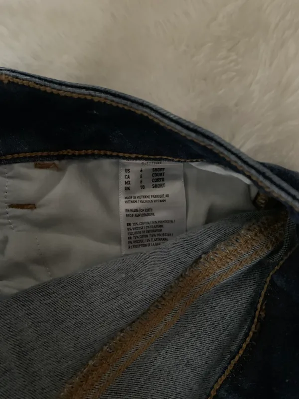 American Eagle Outfitters - Image 8
