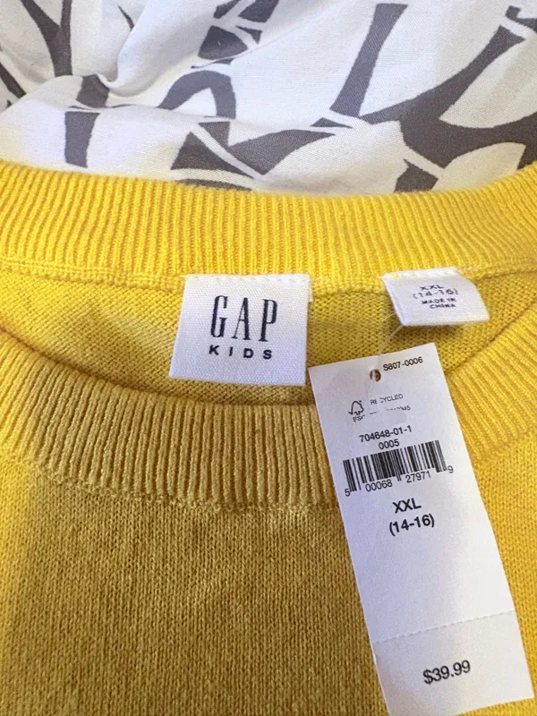 Kids gap sweater  - Image 2