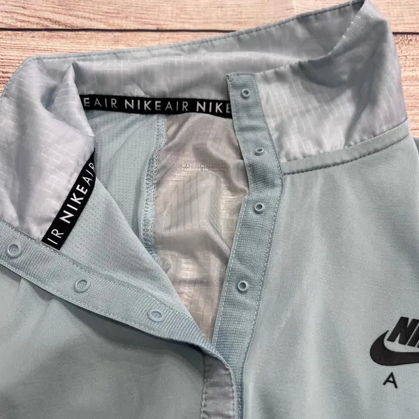 Nike Air Womens Quarter Snap Long Sleeve Running Top Sage Green Thumbholes - Image 11