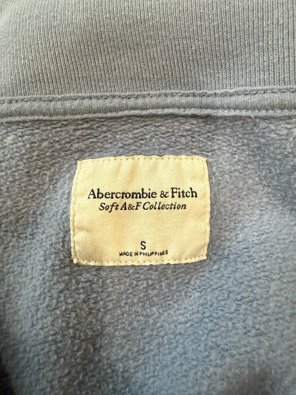 Abercrombie & Fitch Light Blue Cropped V‑Neck Pullover - Image 2