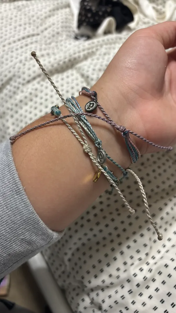 pura vida string braceletts - Image 3