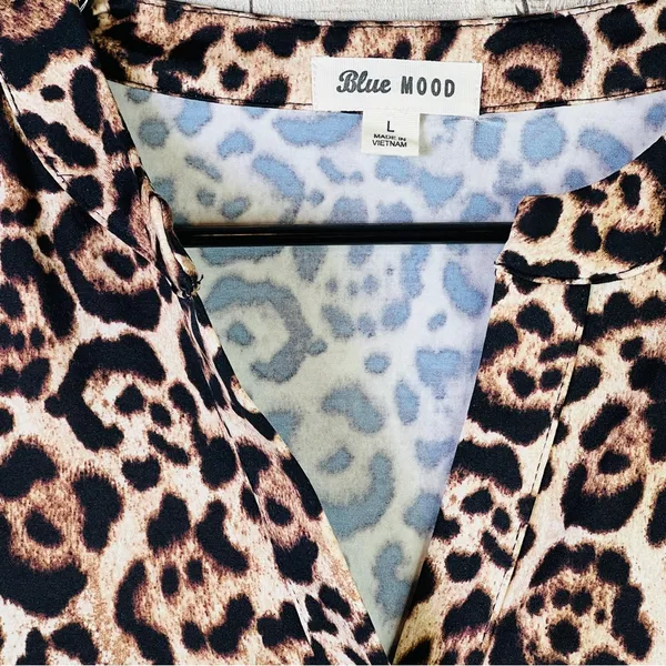 Blue Mood Large Animal Print Button Front Top w/Tabbed Sleeves & Decor Z - Image 7