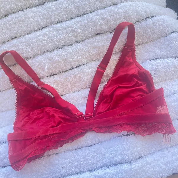 Victorias Secret red lace bralette - Image 4