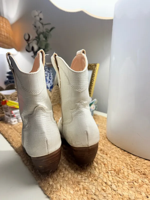 Vestique Cowboy Boots white  - Image 3