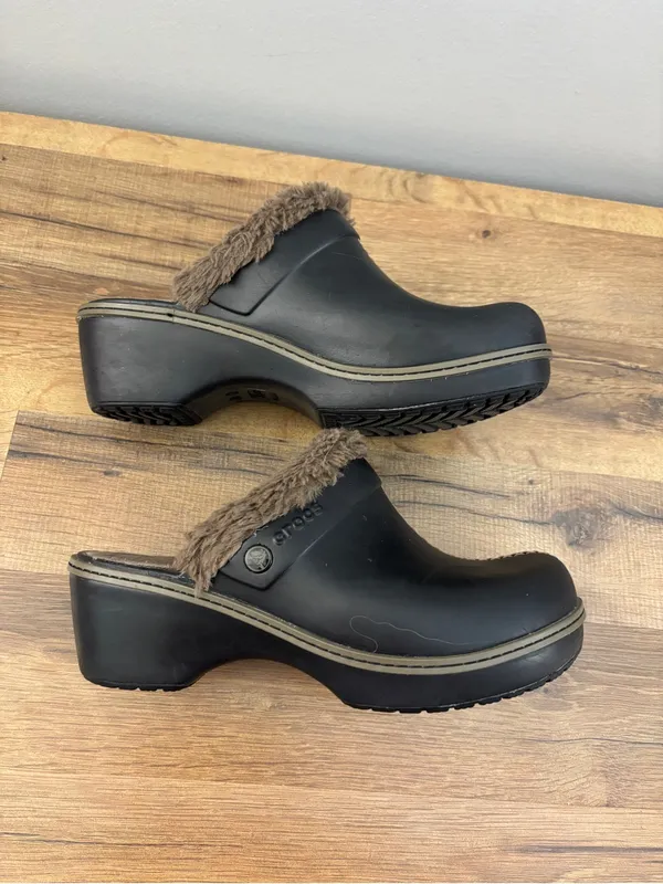 Crocs Eva Faux Fur Lined Wedge Clogs Mules Brown - Image 9