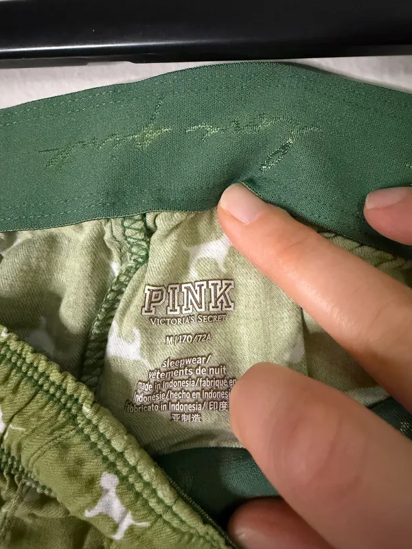 Victoria’s Secret Pink Women’s Green Dog Print Lounge Shorts - Image 2