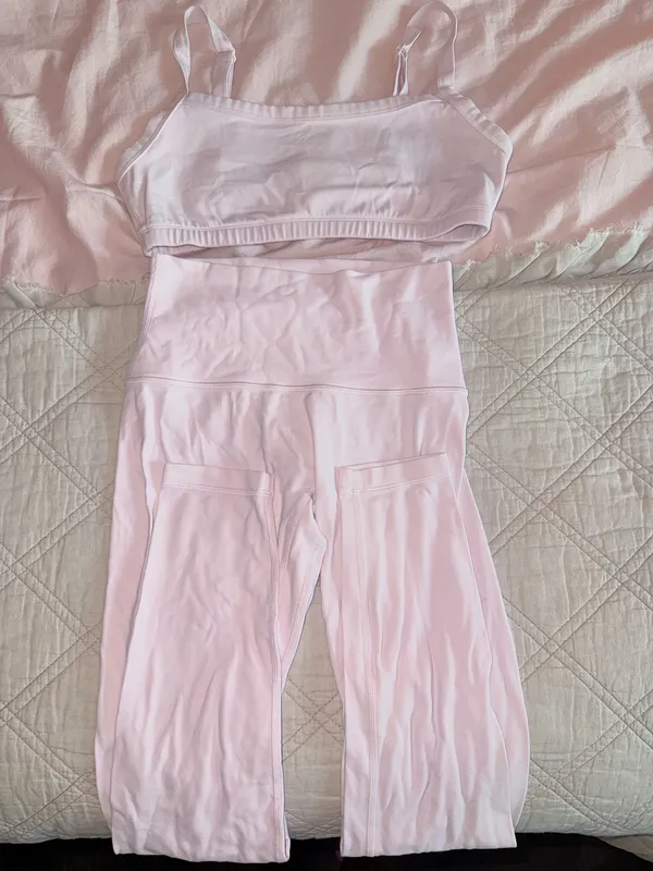 Aritzia workout SET - leggings and bra - Image 3