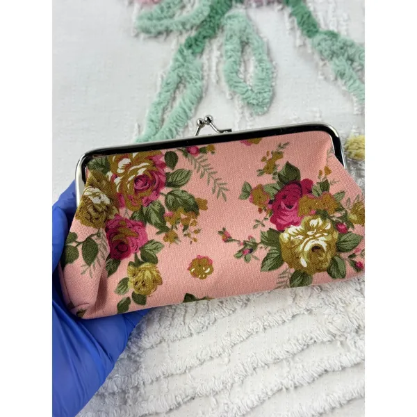 Home-X Pink Floral Canvas Kiss Lock Frame Coin Purse Clutch Bag Rose‎ Print - Image 2