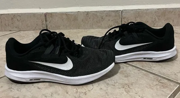 Nike shoes - Image 4