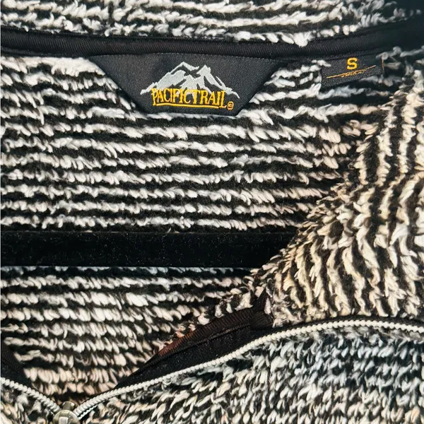 Pacific Trail Black and White Fleece Jacket - Image 2